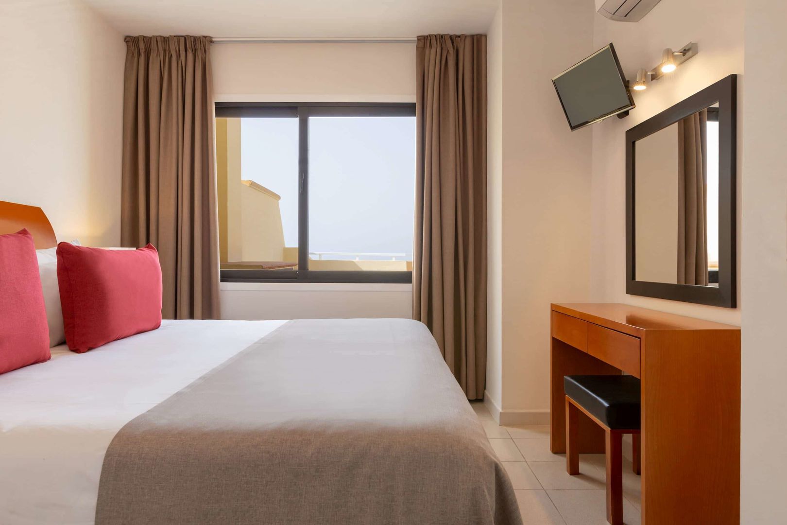 Ramada Residences by Wyndham Costa Adeje foto 7