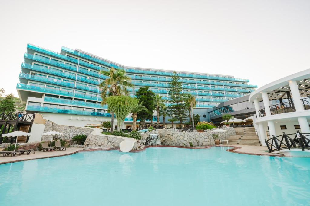 Calypso Beach Hotel image 0