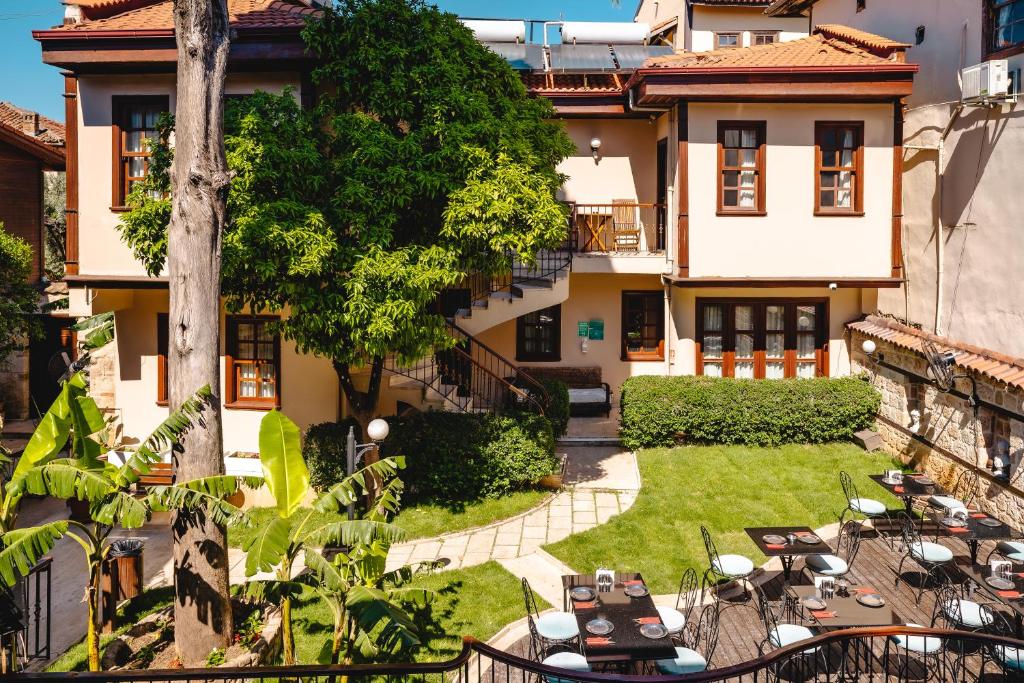 Mediterra Art Hotel image 3