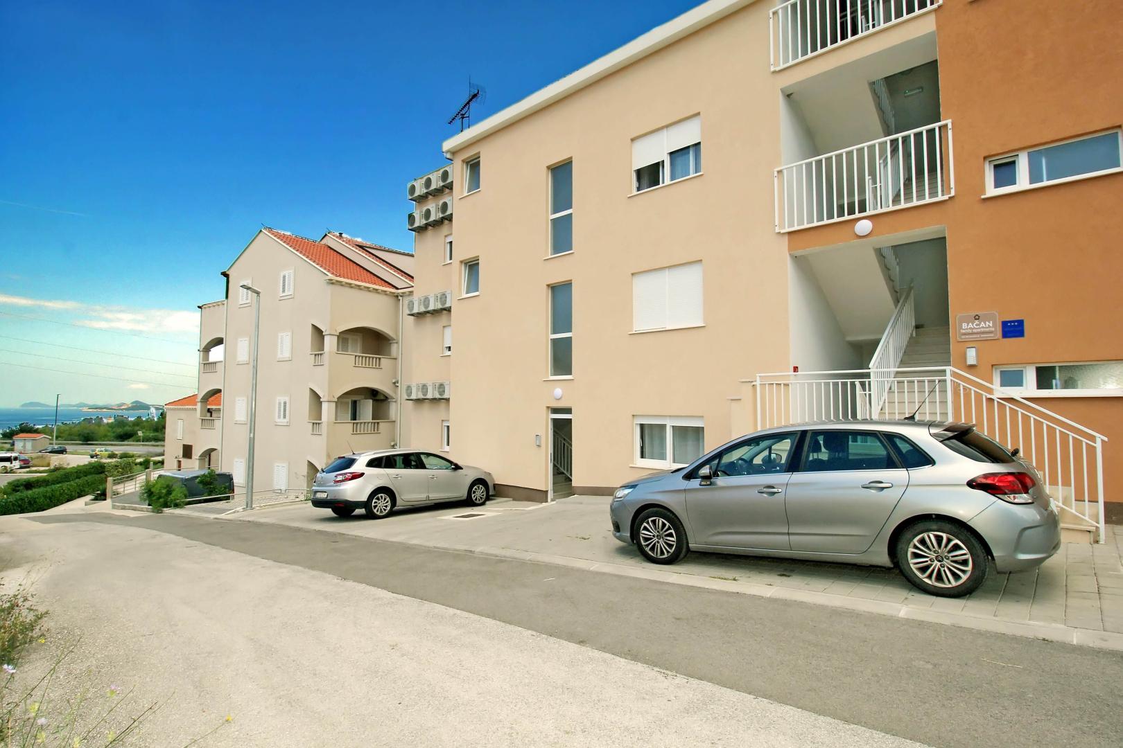 Bacan Family Apartments image 3