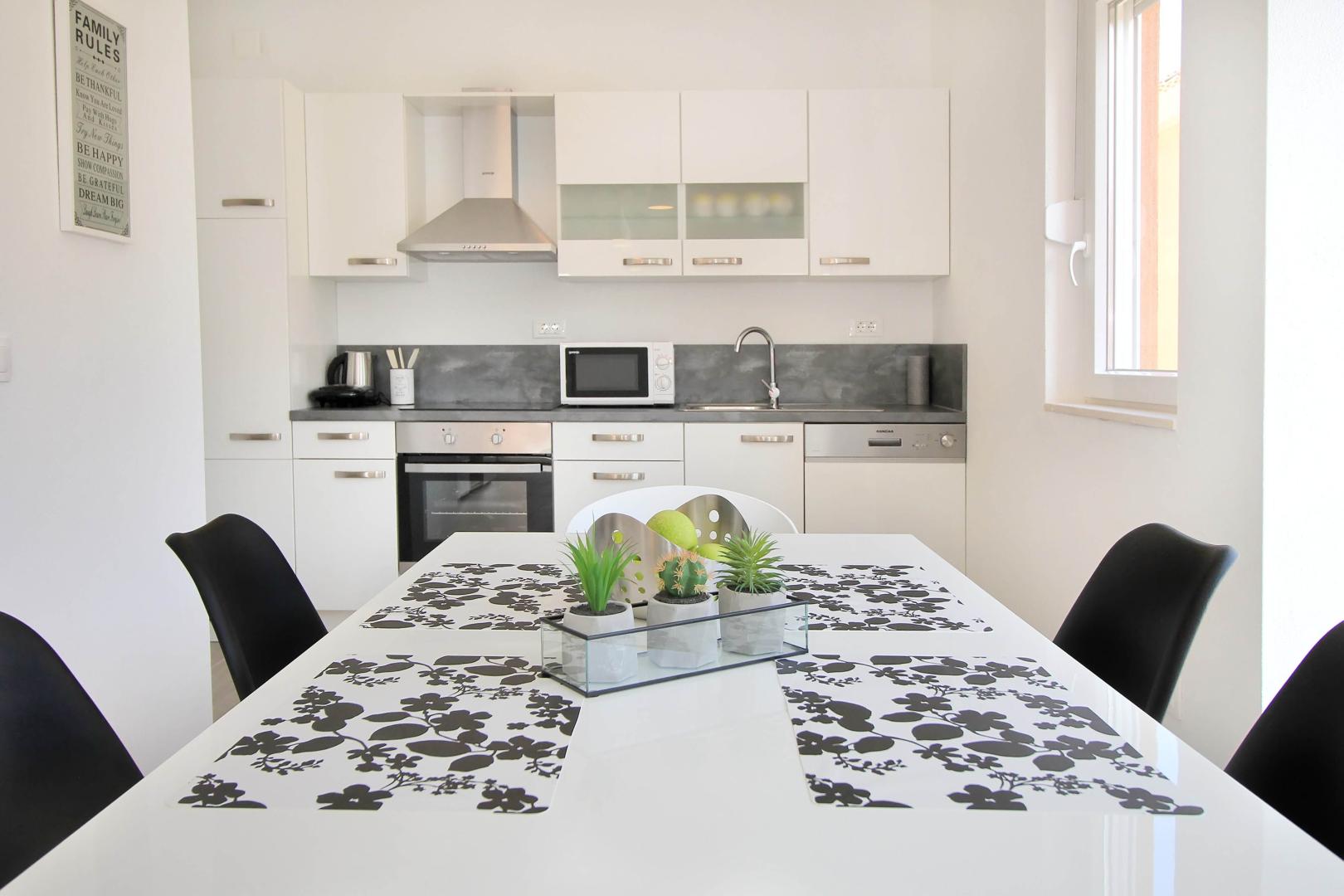 Bacan Family Apartments image 1