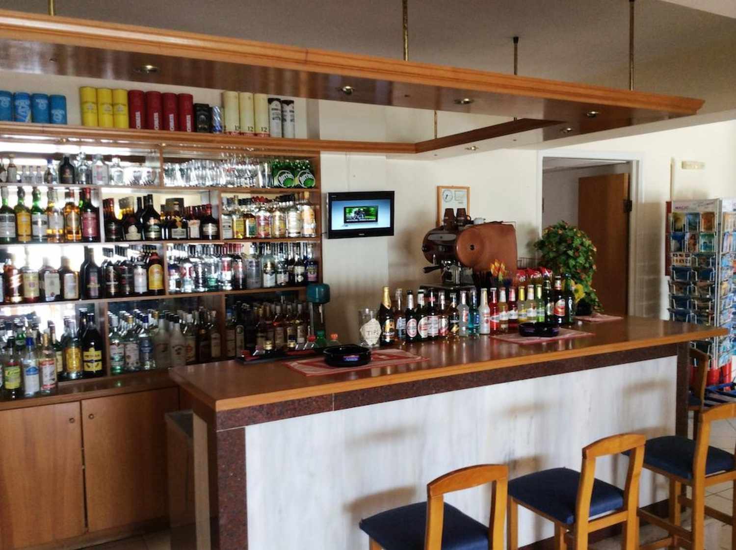 Andreolas Beach Hotel image 2