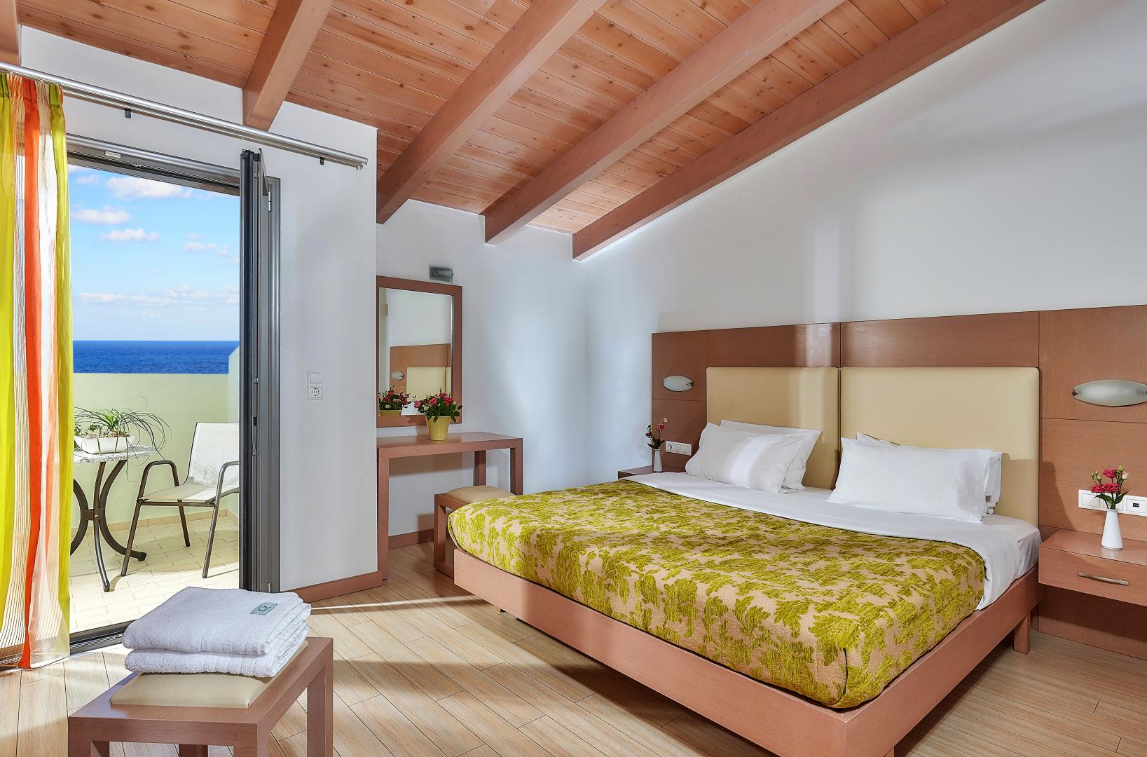 Kamer met twee aparte bedden — Panormo Beach