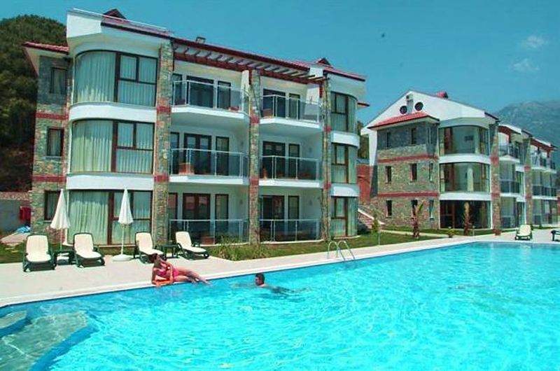 Tropical Deluxe Hotel image 2