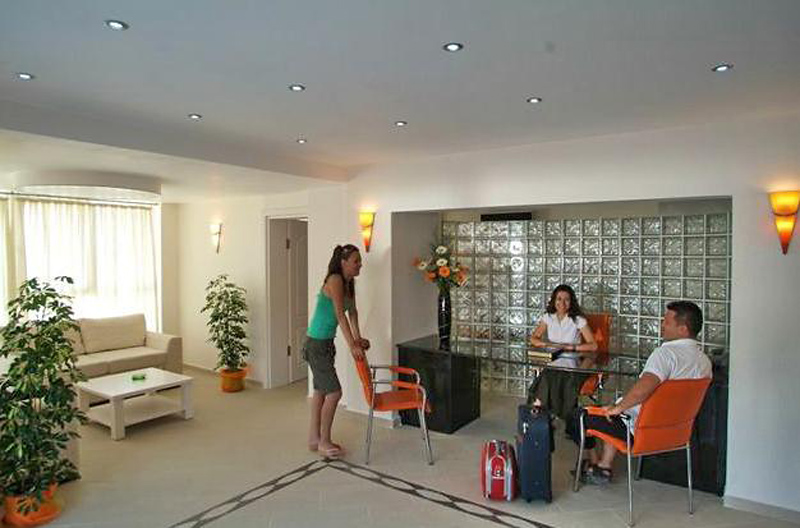 Tropical Deluxe Hotel image 1
