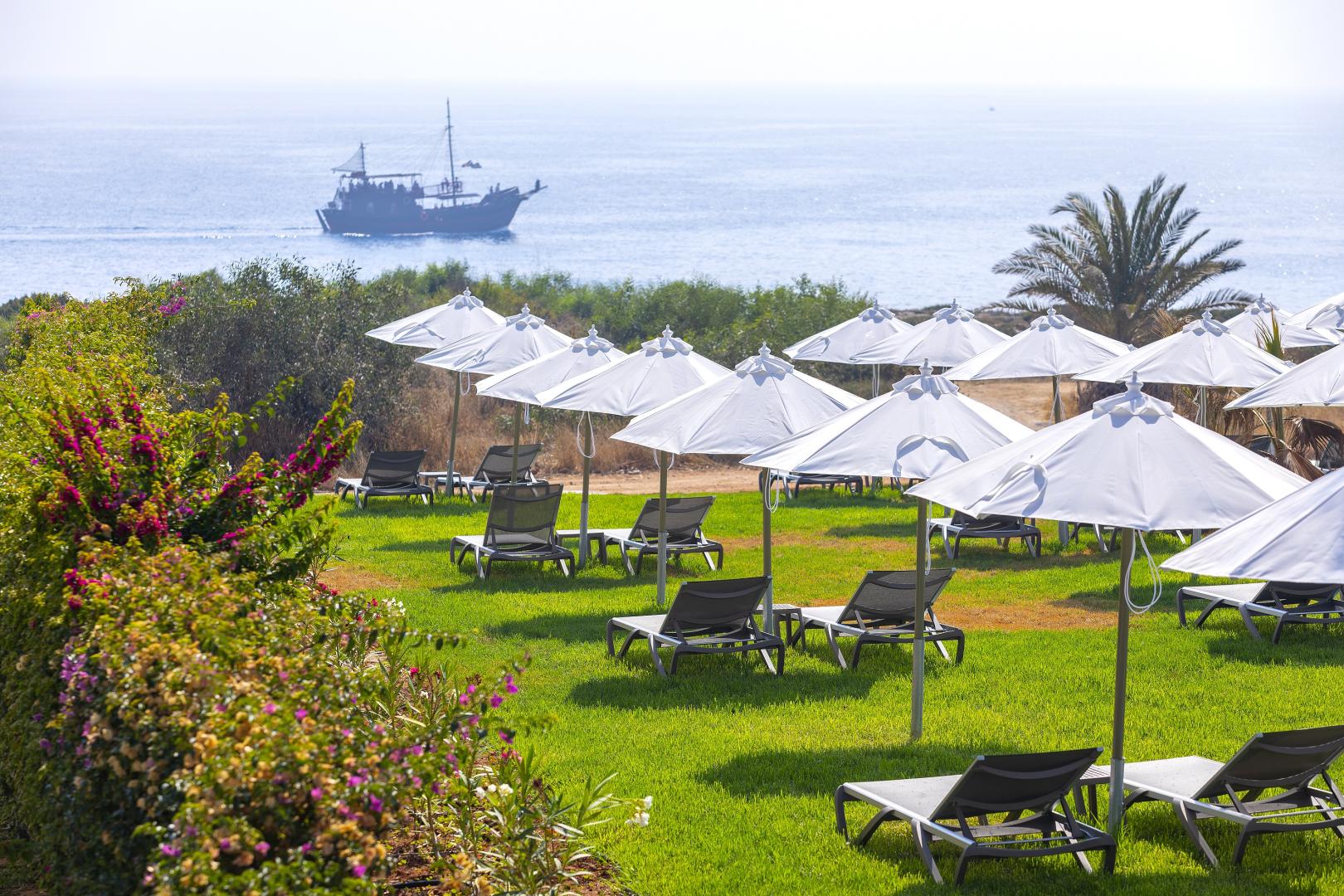 Leonardo Crystal Cove Hotel and Spa by the Sea foto 14