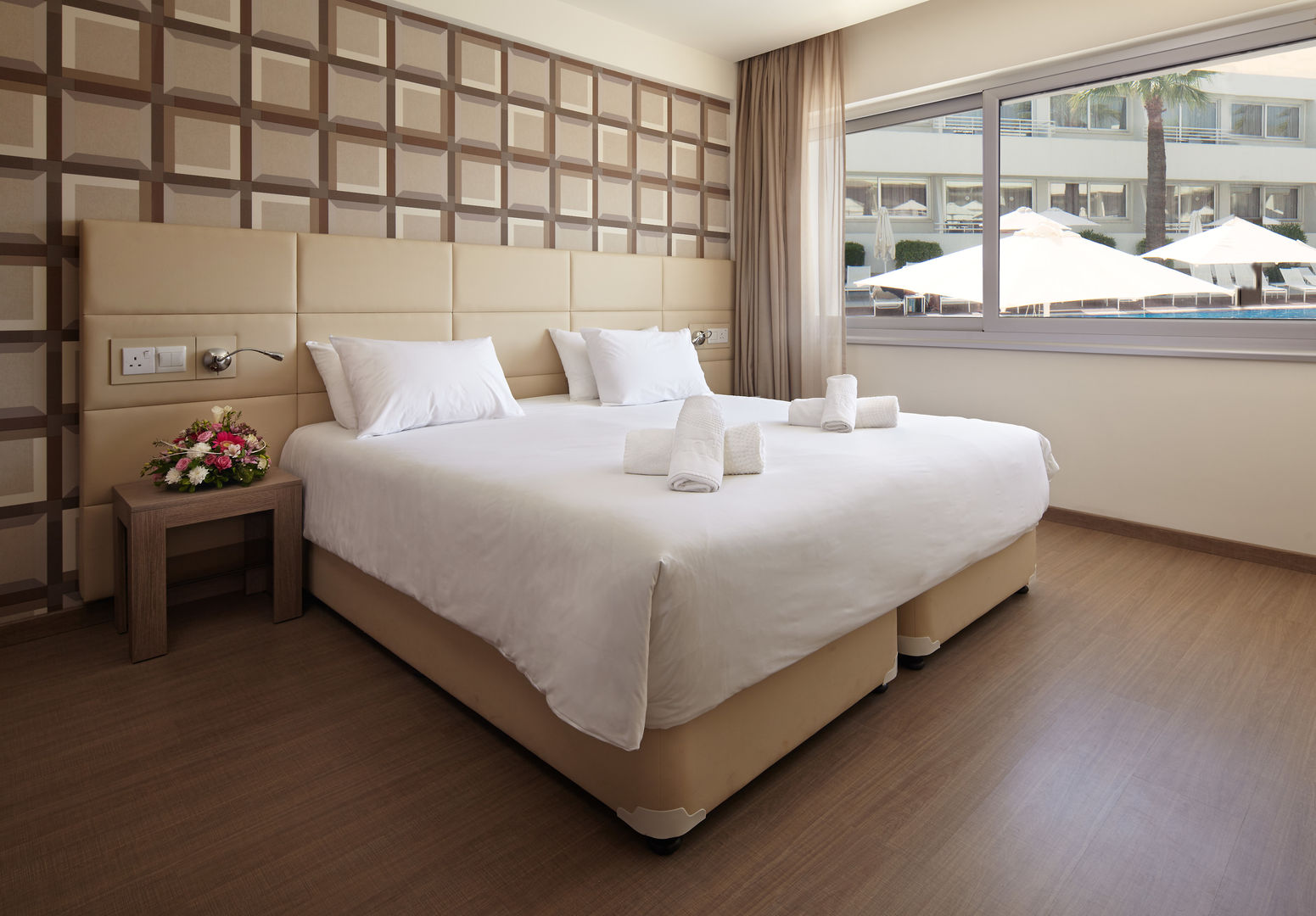 MelpoAntia Luxury Apartments & Suites image 1