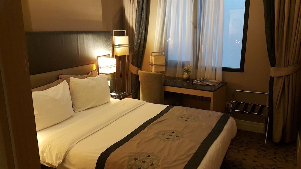 The Darkhill Hotel image 3