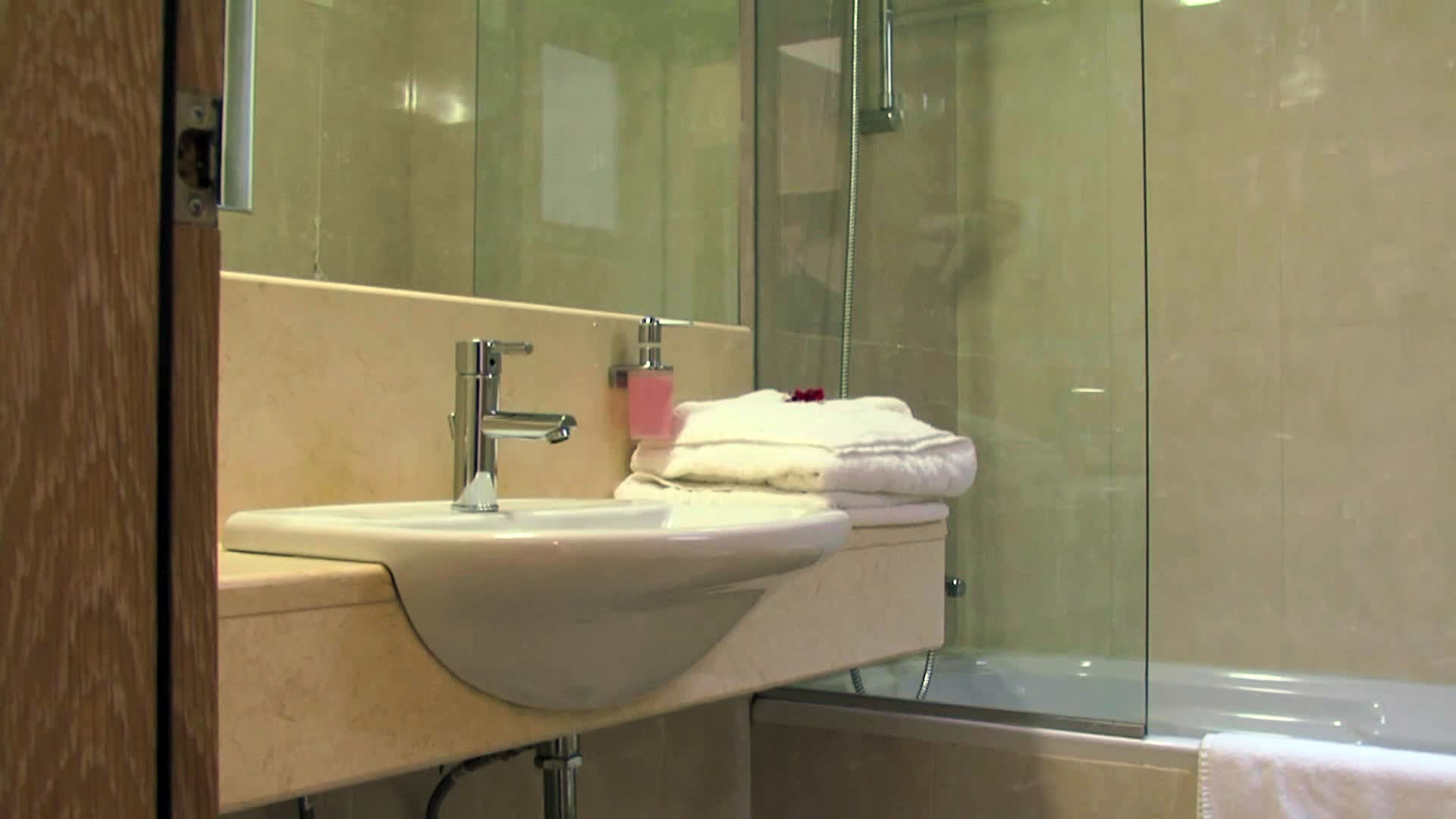 Atlantis Beach Hotel & Spa image 3