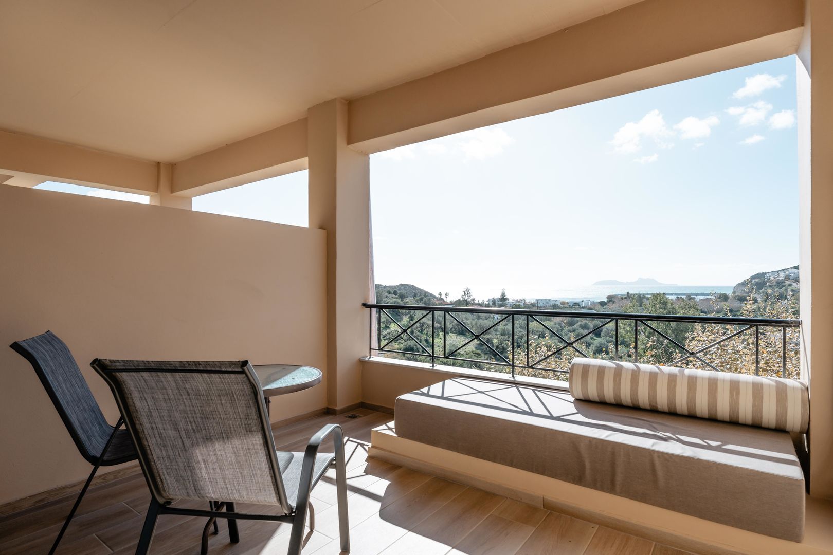 Paralos The Maxine image 3