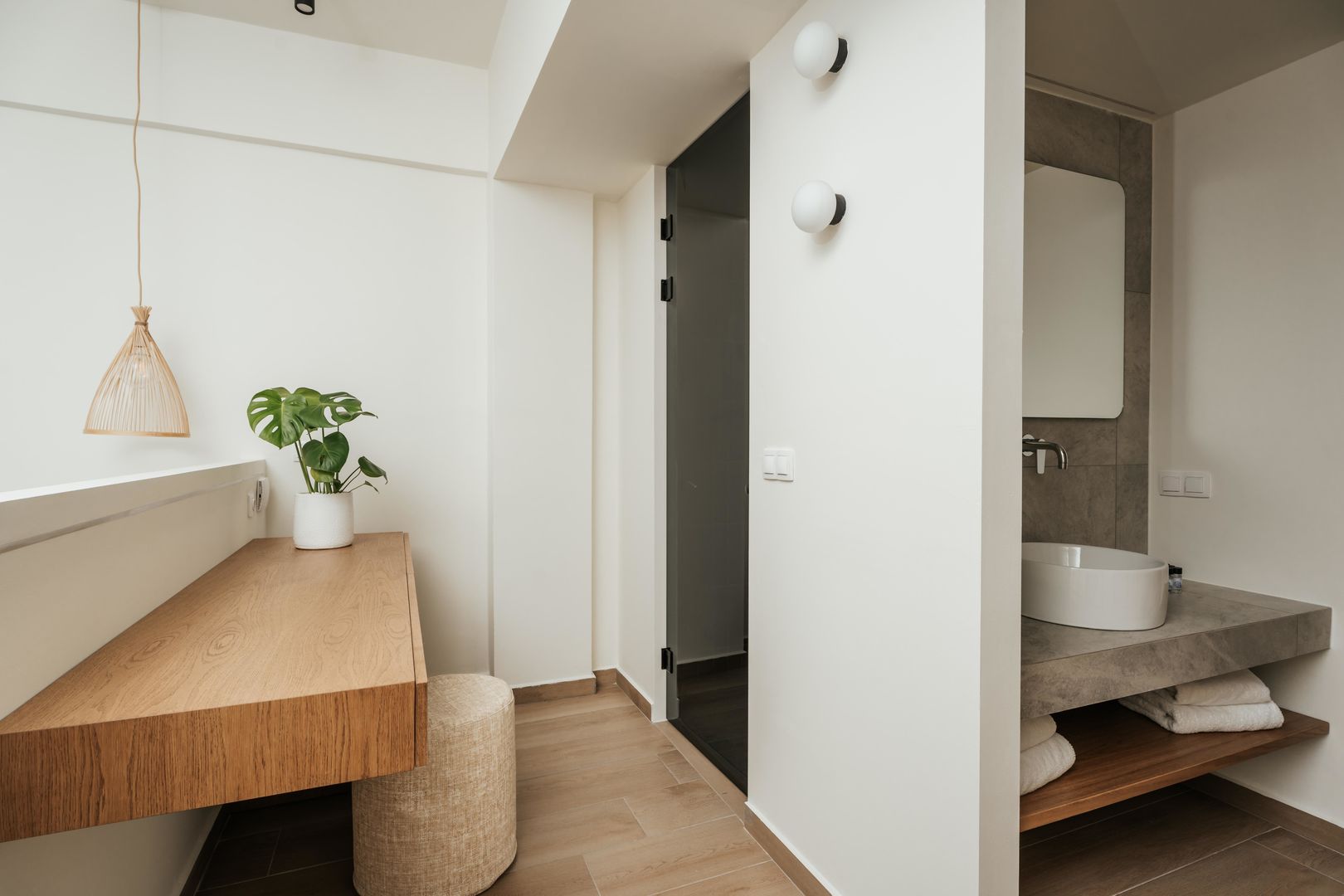 Paralos The Maxine image 2