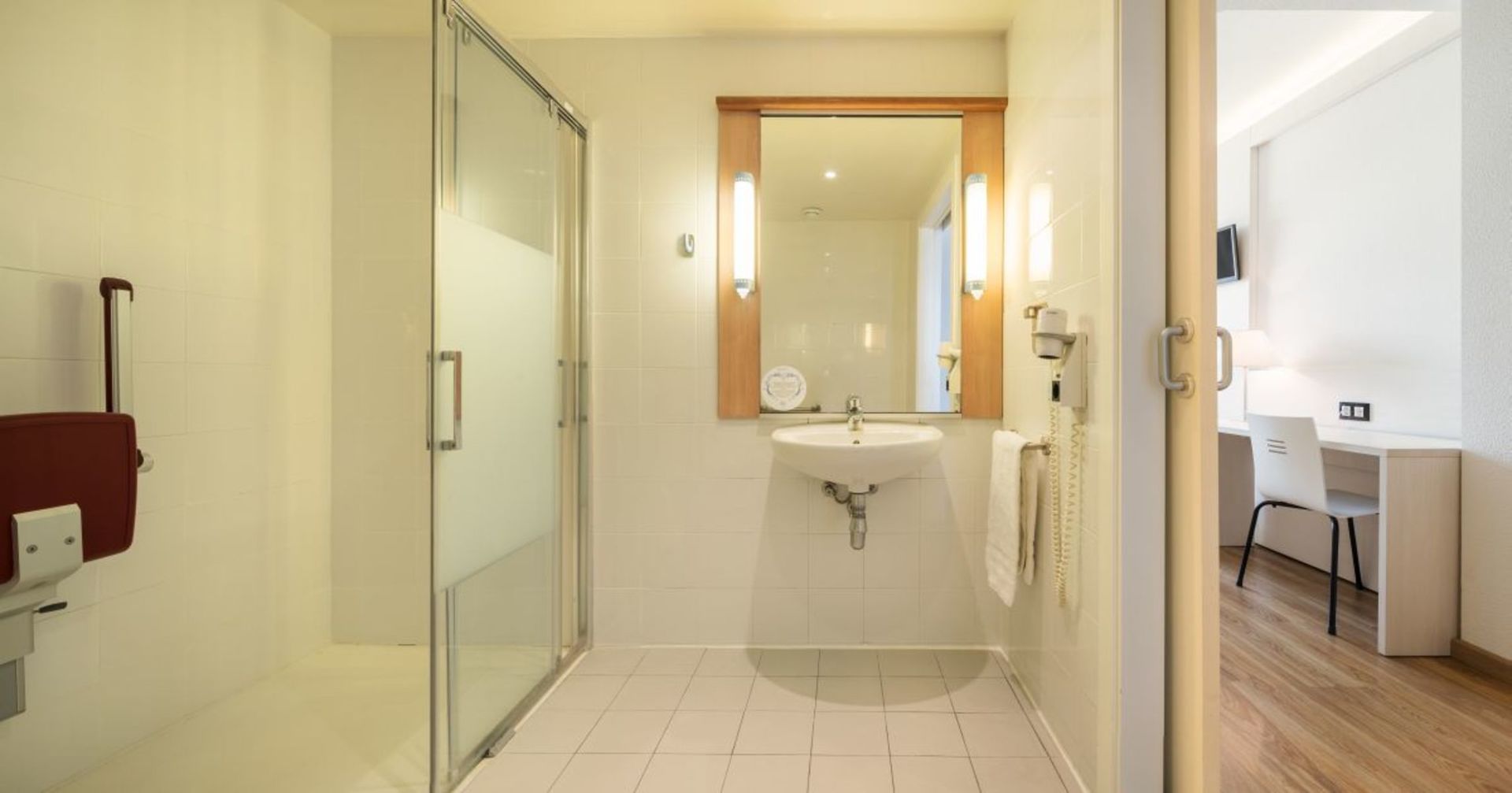 Hotel ILUNION Valencia 3 image 2