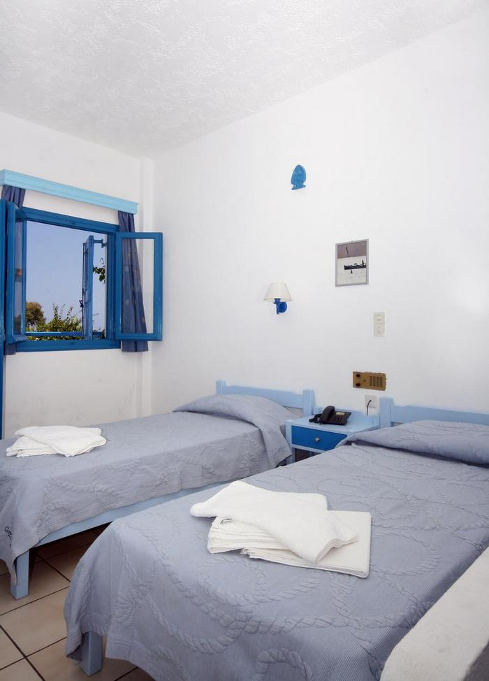 Kamer met twee aparte bedden — Galeana Beach Hotel
