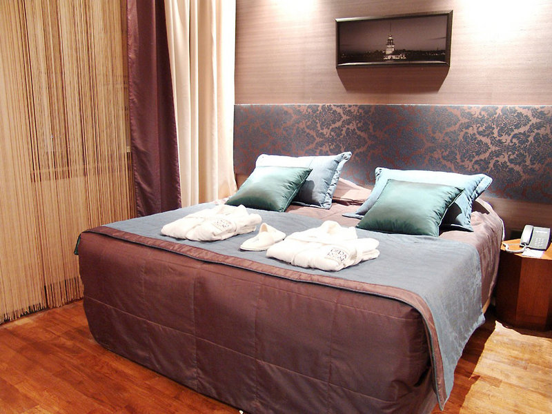 Pera Tulip Hotel image 0